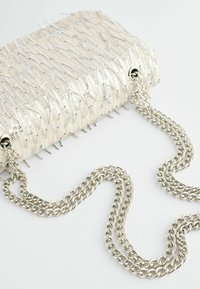 Next BEADED  - Taška cez plece - silver
