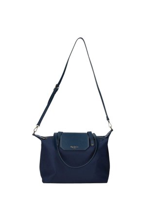 Bolso de hombro azul marino con correa ajustable, cierre de solapa, pequeño logo de la marca y dos asas fijas sobre fondo blanco.