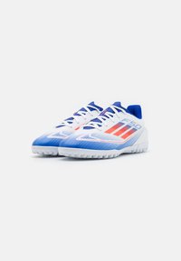 adidas Performance F50 CLUB TF - Kopačky na umělý povrch - footwear white/solar red/lucid blue