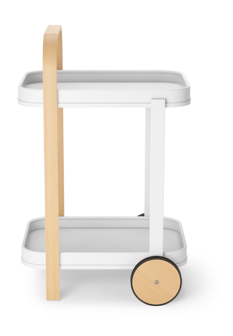 Weißer zweistöckiger Wagen mit einem Bambusgriff, ausgestattet mit abgerundeten Tabletts und schwarzen Rädern. Elegantes, modernes Design, das für verschiedene Räume geeignet ist.