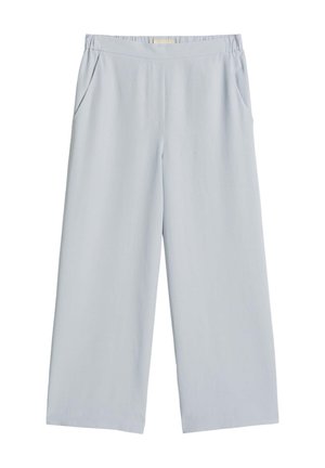 Lichtgrijze wijde broek met elastische tailleband en zijzakken, gemaakt van een gladde, lichte stof.