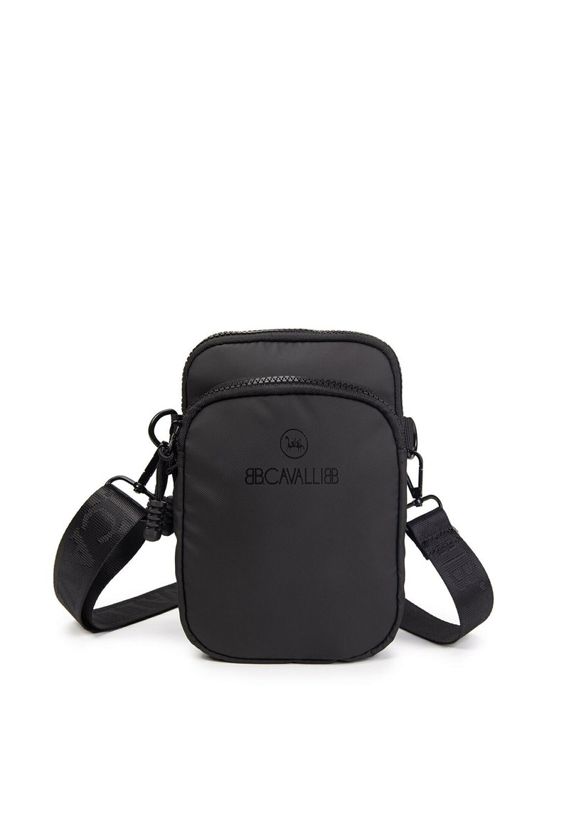 Borsa a tracolla nera in nylon con chiusura con zip, tracolla regolabile e logo impresso sul davanti. Texture liscia e design compatto.