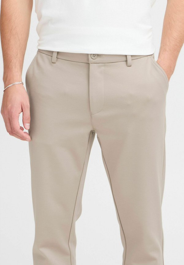 BHHelmer - Chinos - crockery4