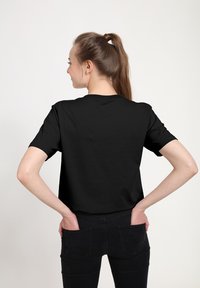 Henry Tiger LASSO OF TRUTH - Triko s potiskem - black