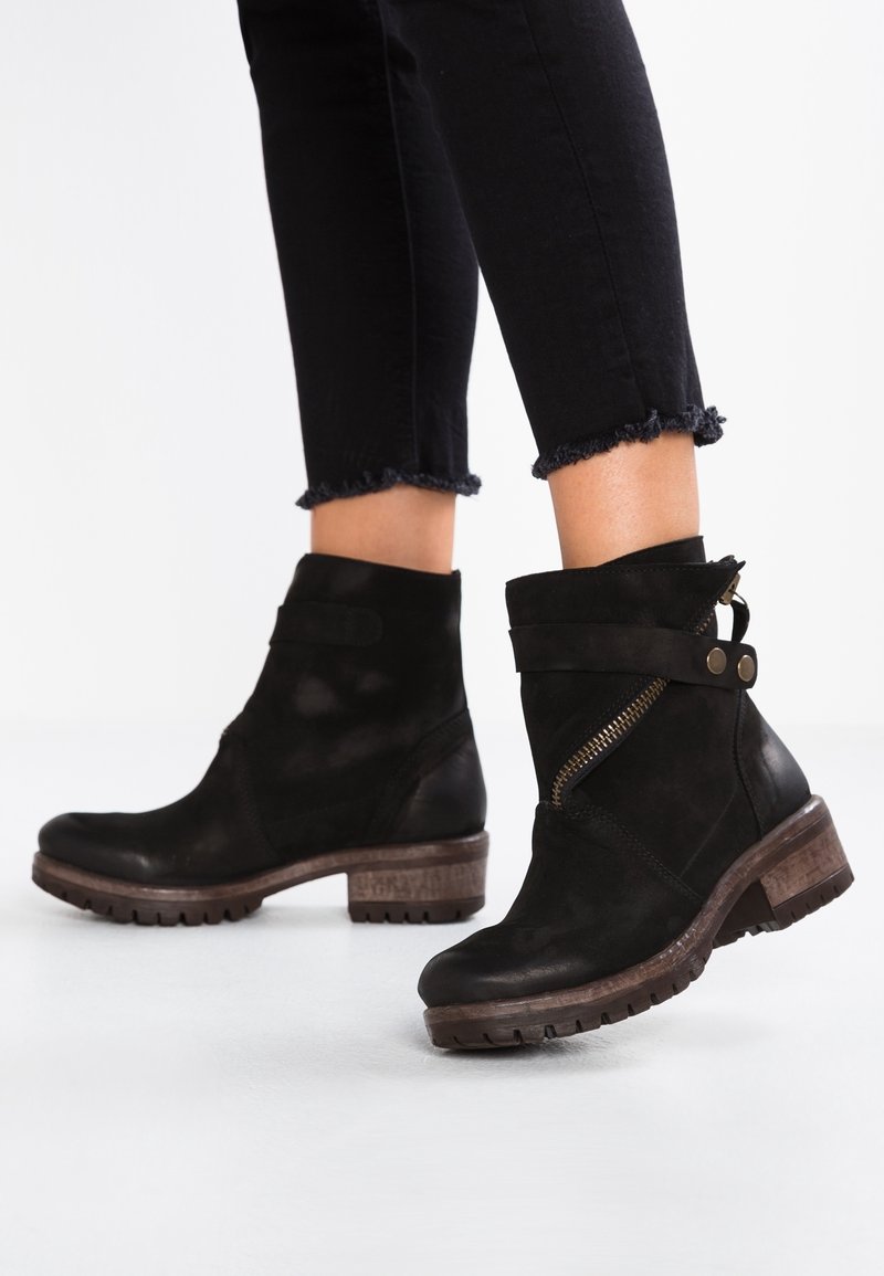 Lazamani Botines camperos - black