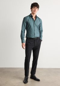 BOSS HANK KENT - Krekls - open green