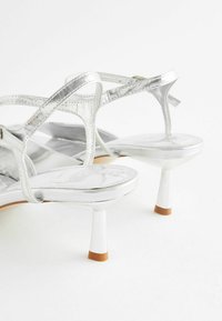 Next REGULAR FIT - Riemensandalette - silver