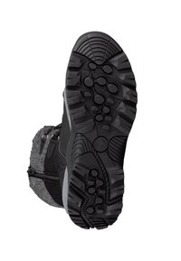 Chaussures noires avec semelle en caoutchouc texturée présentant un motif de bande de roulement unique, fermeture éclair latérale et accent en feutre gris sur le revers.