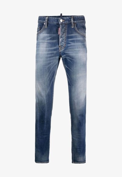 Jeans de mezclilla en un color azul desgastado con un corte recto. Presentan un cierre de botón, cinco bolsillos y sutiles patrones de desgastado.