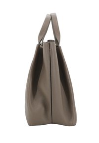 Sac à main en cuir marron clair, de forme allongée, avec deux poignées courtes et une fermeture éclair en haut. Surface texturée, design simple.