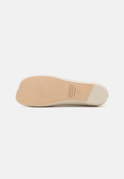 MM6 Maison Margiela BALLET SHOE - Ballerinaskor - sudan brown