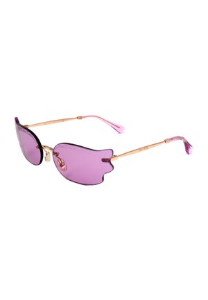 Occhiali da sole rosa senza montatura con lenti viola asimmetriche e sottili aste dorate, con naselli regolabili e punte delle aste rosa curve.