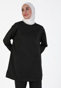 Modanisa REFKA  SET - Pantalones - black