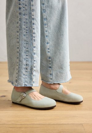 Ballerine con cinturino - light green