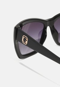 Guess Sunglasses - shiny black