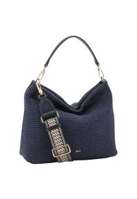 Dunkelblau handgewebte Handtasche mit schlanker Form. Verfügt über einen Ledergriff und einen gemusterten Textilriemen mit goldenen Hardware-Akzenten.