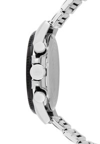 Montre en acier inoxydable argenté avec une lunette noire, trois boutons-poussoirs et un bracelet poli au fini lisse.