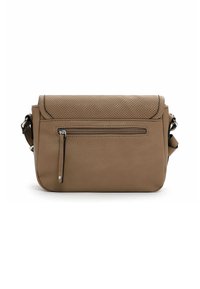 Borsa a tracolla in pelle tan con pattina perforata, tasca frontale con zip e tracolla regolabile. Texture liscia e design minimalista.