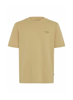 Camiseta de manga corta y cuello redondo en algodón beige claro con 'Danish Food Club' bordado en el área del pecho izquierdo. Corte casual, textura suave.