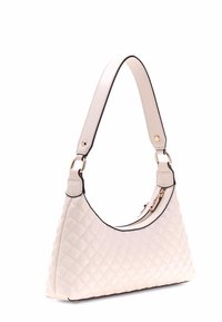 Borsa a tracolla trapuntata in bianco sporco con un design strutturato, caratterizzata da dettagli neri e hardware in tonalità oro, inclusa una chiusura con zip.