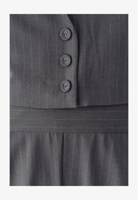 Vybrané, charcoal pinstripe