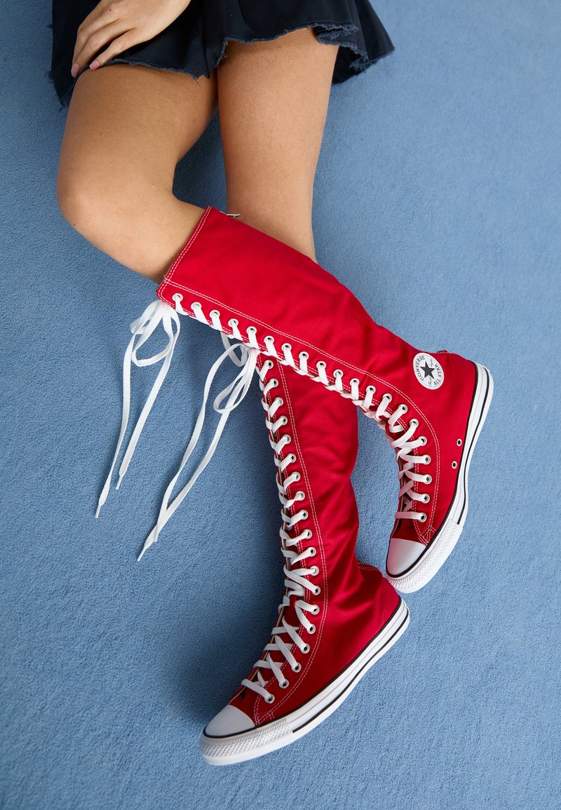 Converse CHUCK TAYLOR - Höga sneakers - red/white/black/röd - Zalando.se