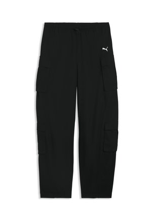 Czarne spodnie cargo z elastycznym pasem, sznurkiem, bocznymi kieszeniami z patkami oraz małym białym logo Puma na prawym udzie.