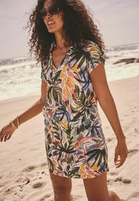 Next REGULAR FIT V-NECK - Trikotaažkleit - floral