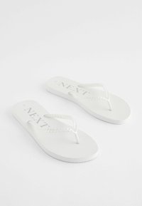 Next PEARLISED PLAITED - REGULAR FIT - Sandales tongs - white
