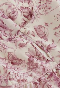 Laura Ashley HELEDD BLOOMS 3D FLOWER- REGULAR FIT - Freizeitkleid - ecru pink