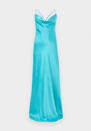 Turkis sateng kjole med tynne spaghettistropper og drapert halslinning, gulvlange med en subtil diagonalsøm.