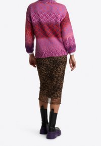Rich & Royal Pullover - purple