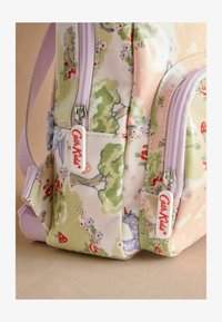 Neizvēlēts, pink unicorn