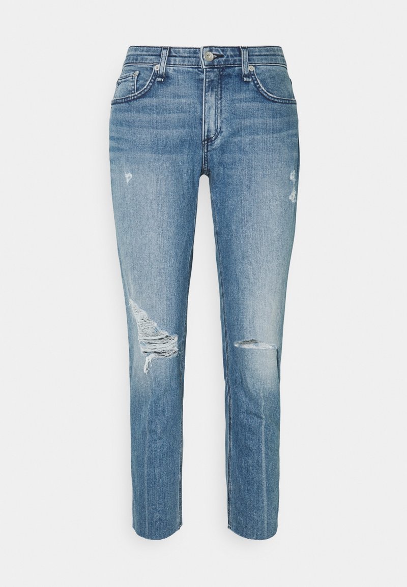 Jean en denim bleu clair à jambes droites, avec des accents usés et des déchirures à l'avant, cinq poches et une fermeture par bouton.