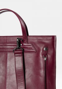 Aunts & Uncles LOQUAT - Rugzak - pomegranate