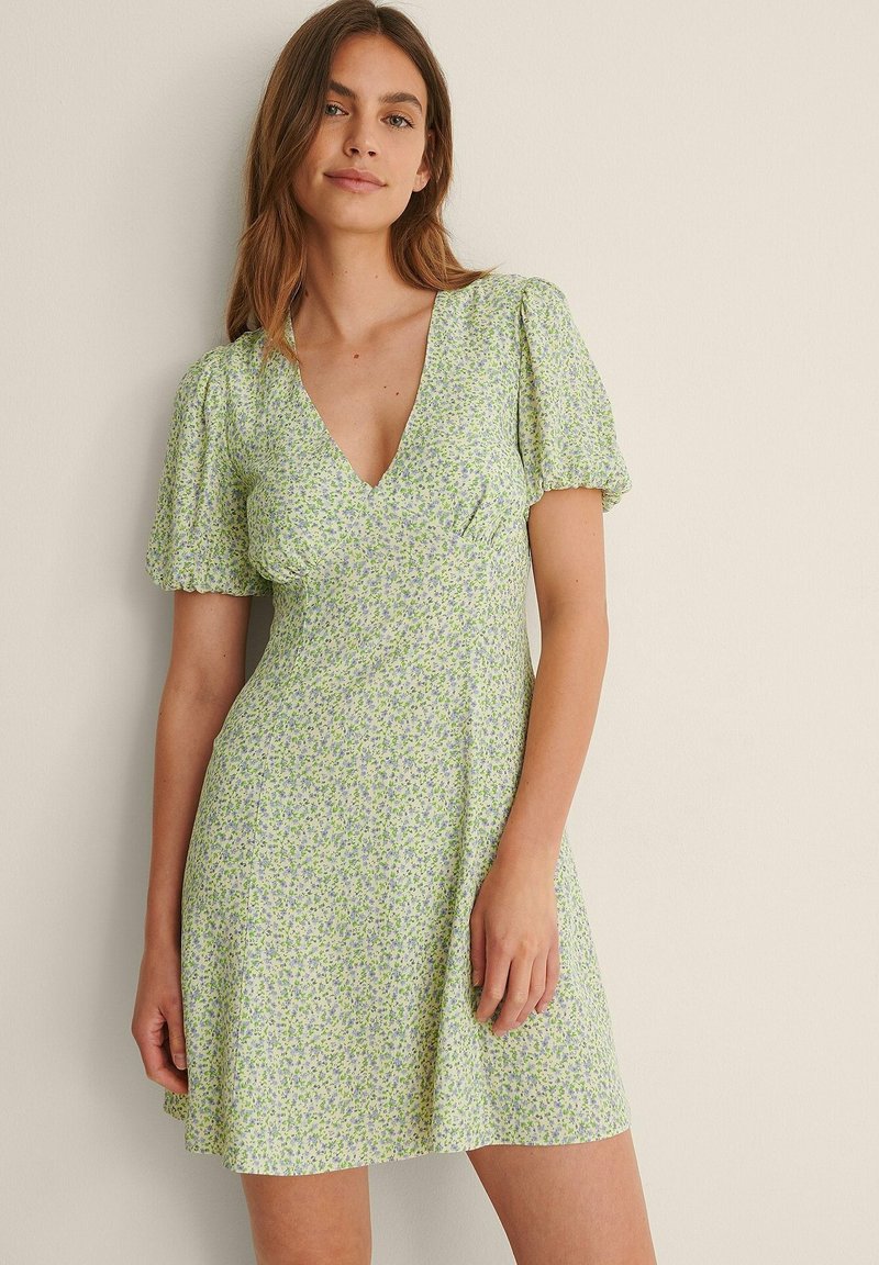 Damen Freizeitkleider | NA-KD V AUSSCHNITT Freizeitkleid green lilac/hellgrün - RU64897 Damen Freizeitkleider | NA-KD V AUSSCHNITT Freizeitkleid green lilac/hellgrün - RU64897