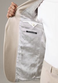 Strellson AIDAN2  - Suknjič - medium beige