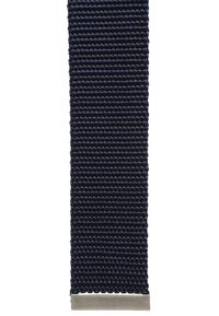 Navy sininen kudottu kangashihna, jossa on teksturoitu kuvio ja hopeinen metallinen solki päässä, suunniteltu tukevaksi ja varmaksiksi kiinnityksi.