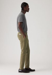 Levi's® SLIM FIT - Chinos - bunker olive shady