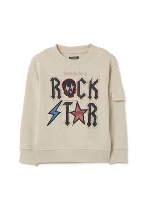 Beige sweatshirt met een ronde hals. De voorkant heeft een grote "ROCK STAR" grafische afbeelding met een bliksemschicht, schedel en ster in rood, blauw en zwart.