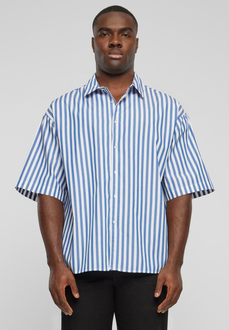 Urban Classics - STRIPED SHORT SLEEVE - Shirt - white blue, Enlarge