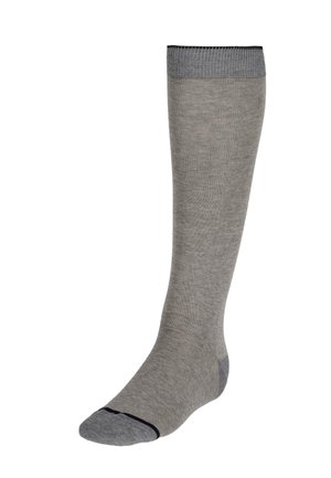 Knielange graue Socken mit einer glatten Textur, ausgestattet mit einem dunkelgrauen Rippbündchen und einer verstärkten Zehe in einem dunkleren Grau.