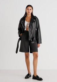 ONLY ONLCANA BERMUDA  - Shorts - dark grey melange/white