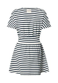 Dryžuota trumpa suknelė tamsiai mėlynos ir baltos spalvos, pagaminta iš medvilnės; prigludusi juosmens dalis su elastine juosta, trumpomis rankovėmis ir platėjančia sijono dalimi. Prekės ženklo etiketė nugaros pusėje.