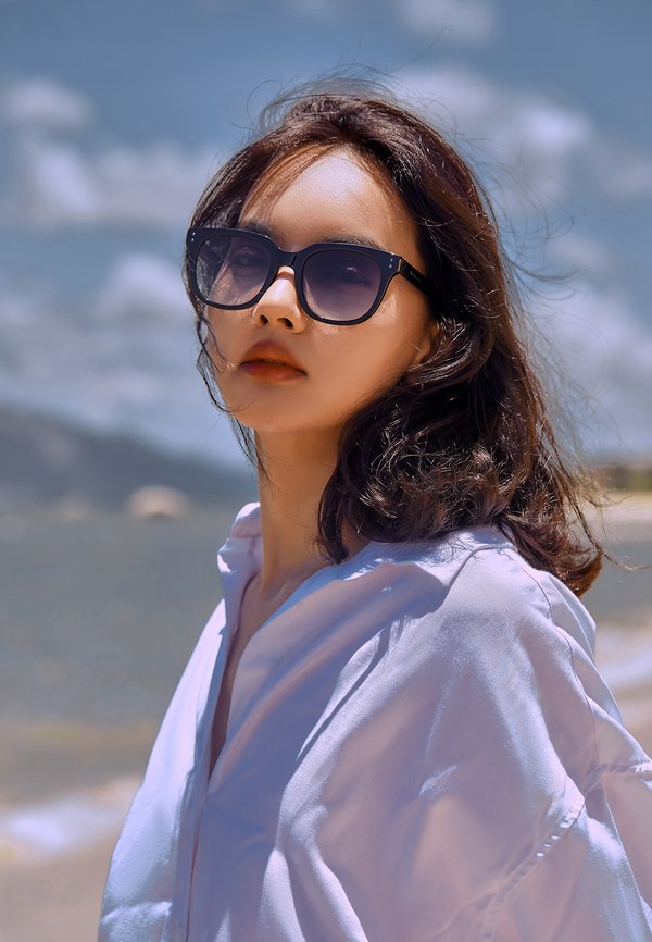 VELDA - Sonnenbrille - schwarz