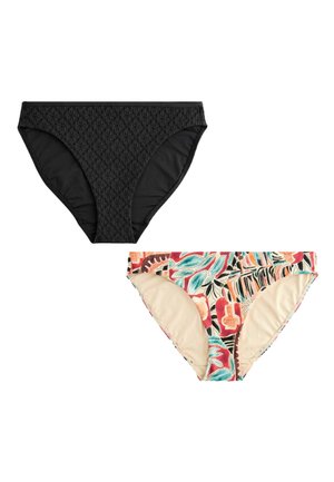Dwa damskie doły od bikini, jeden jednolity czarny z teksturowanej tkaniny, drugi wielokolorowy z kwiatowymi i abstrakcyjnymi wzorami.