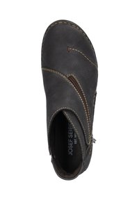 Josef Seibel FERGEY  - Polobotky - titan