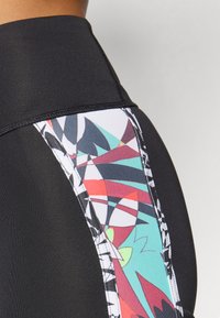 Thumbnail Image 6