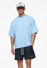 Pegador LOGO BOXY TEE - Basic póló - vintage washed riviera blue gum