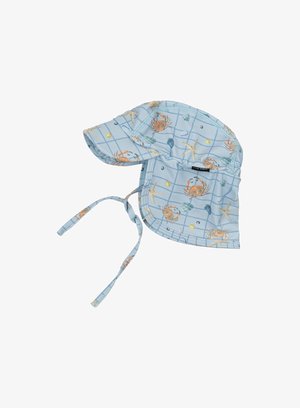 Šviesiai mėlyna saulės skrybėlė su tinklelio raštu, vaizduojančiu krabus, žvaigždes ir jūros kriaukles. Pagaminta iš minkštos medžiagos su reguliuojamais smakro dirželiais.